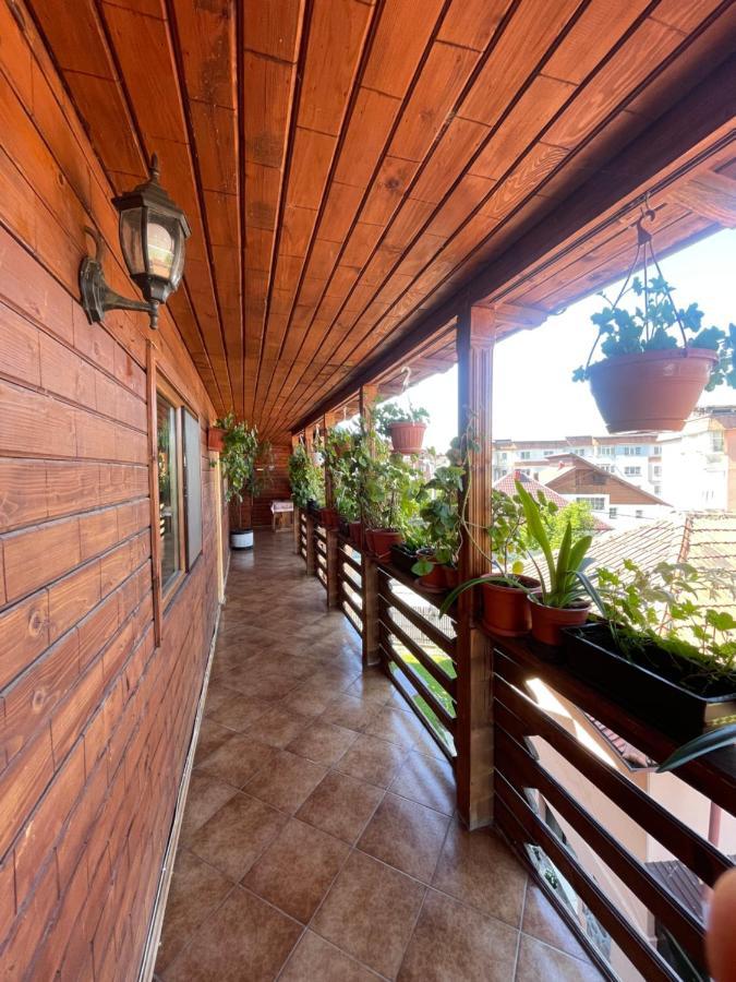 Pensiunea Cristiana Curtea de Argeş Exterior foto